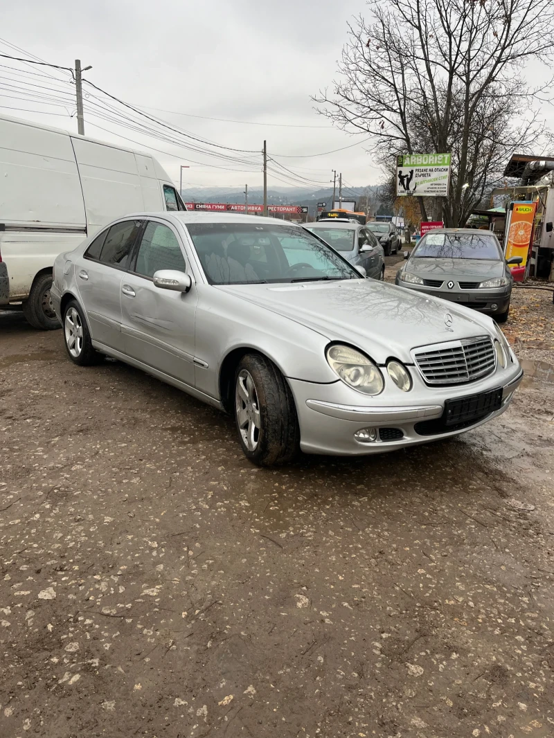 Mercedes-Benz E 220, снимка 2 - Автомобили и джипове - 52651744