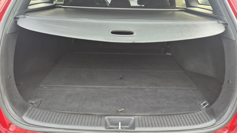 Hyundai I30 1.6crdi 110к.с., снимка 16 - Автомобили и джипове - 52846213