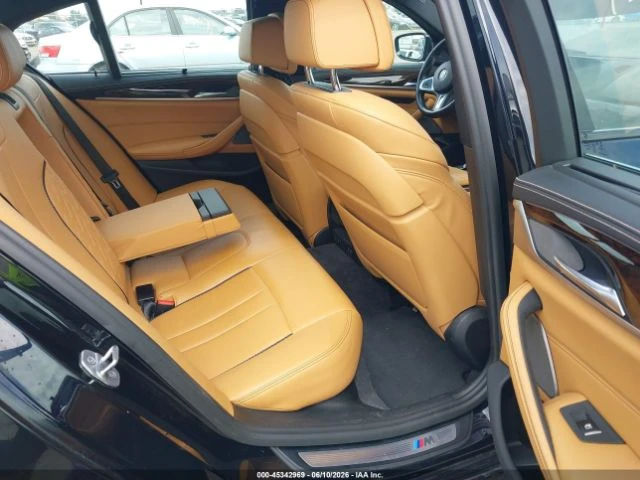 BMW 540 xDrive* M-Sport* HARMAN KARDON* ПОДГРЕВ* ШИБИДАХ* , снимка 8 - Автомобили и джипове - 55473414
