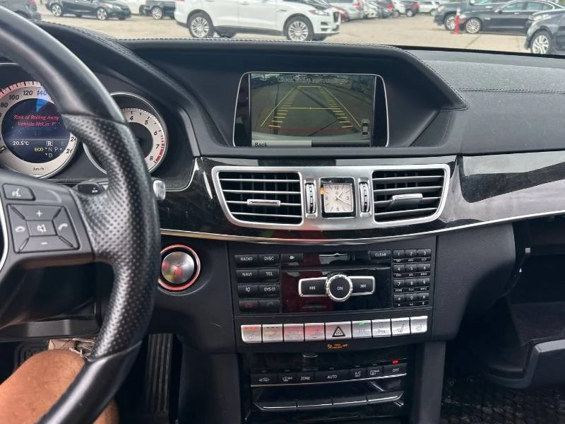 Mercedes-Benz E 350 * 4MATIC * ОБДУХВАНЕ * PANO * CARFAX , снимка 11 - Автомобили и джипове - 55816827