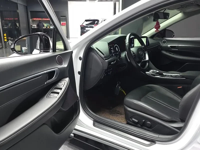 Hyundai Sonata 1.6 Turbo Premium Plus, снимка 10 - Автомобили и джипове - 56130634