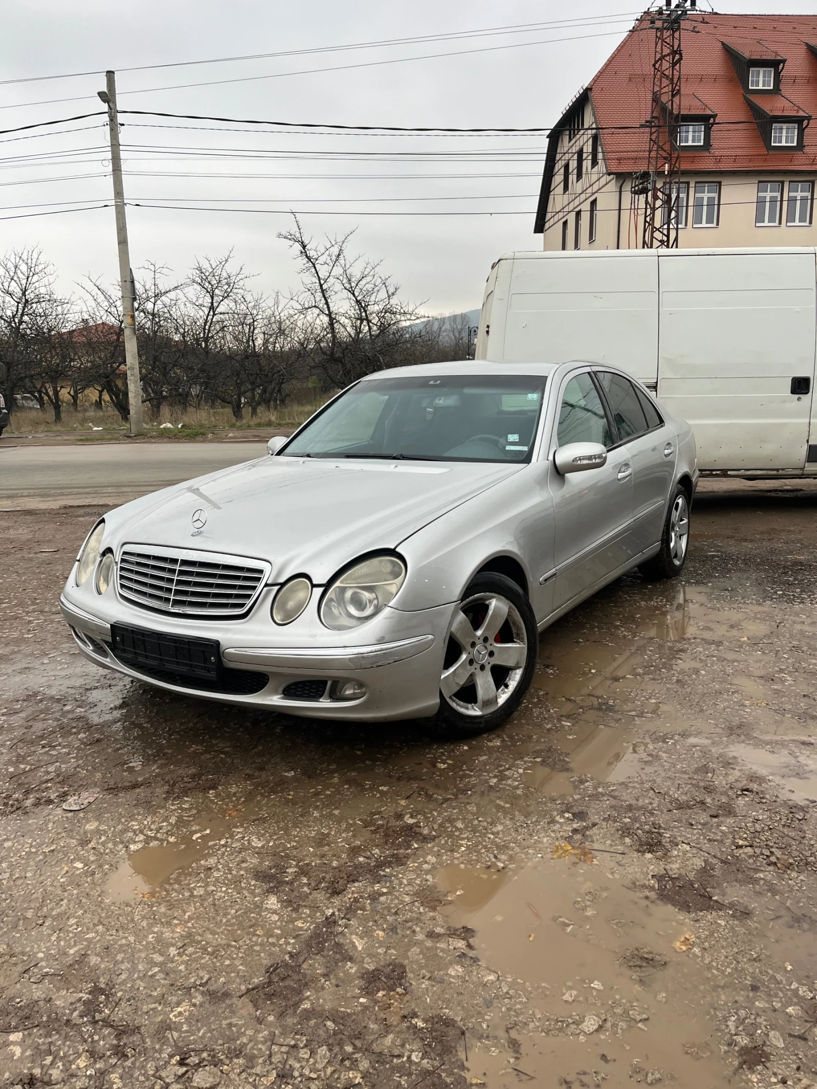 Mercedes-Benz E 220, снимка 1