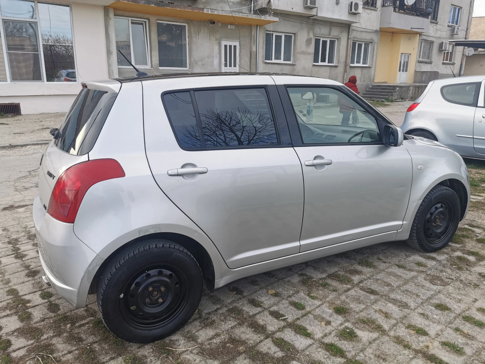 Suzuki Swift 1.3 - изображение 8