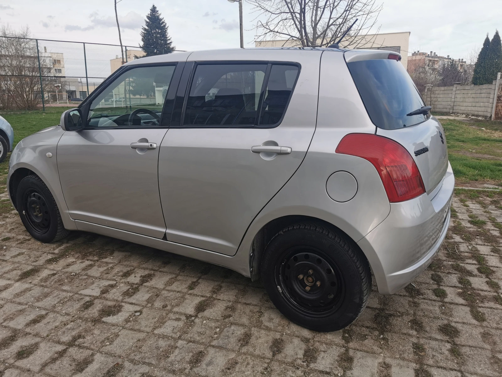 Suzuki Swift 1.3 - изображение 5