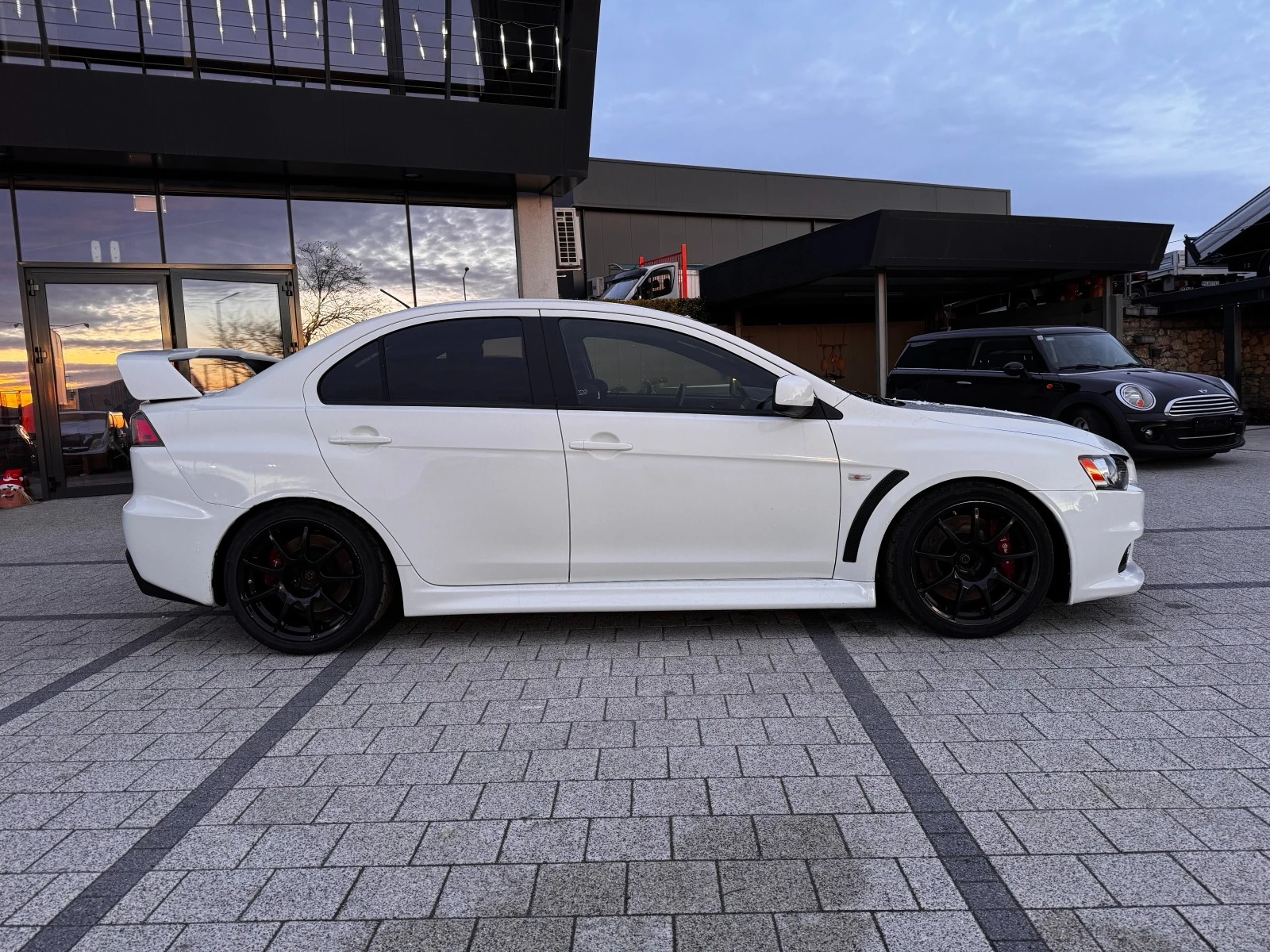 Mitsubishi Lancer Evolution X  - изображение 7