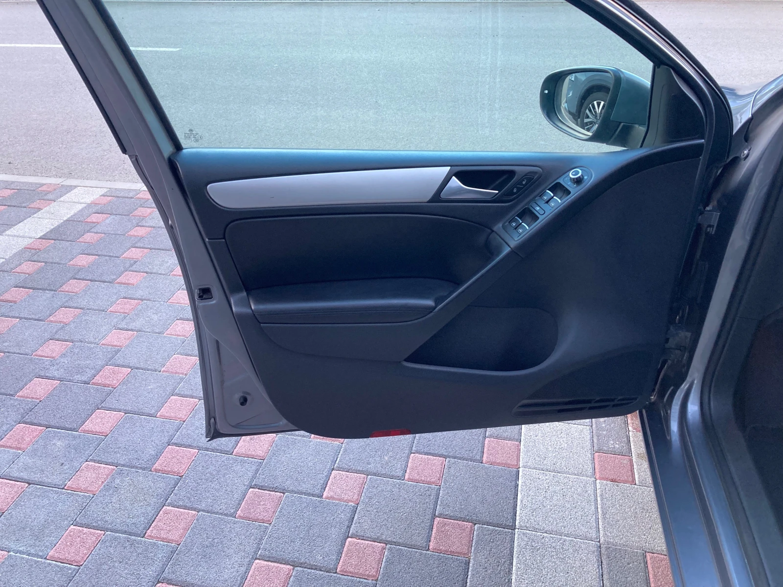 VW Golf 2.0TDI AVTOMATIK - изображение 9