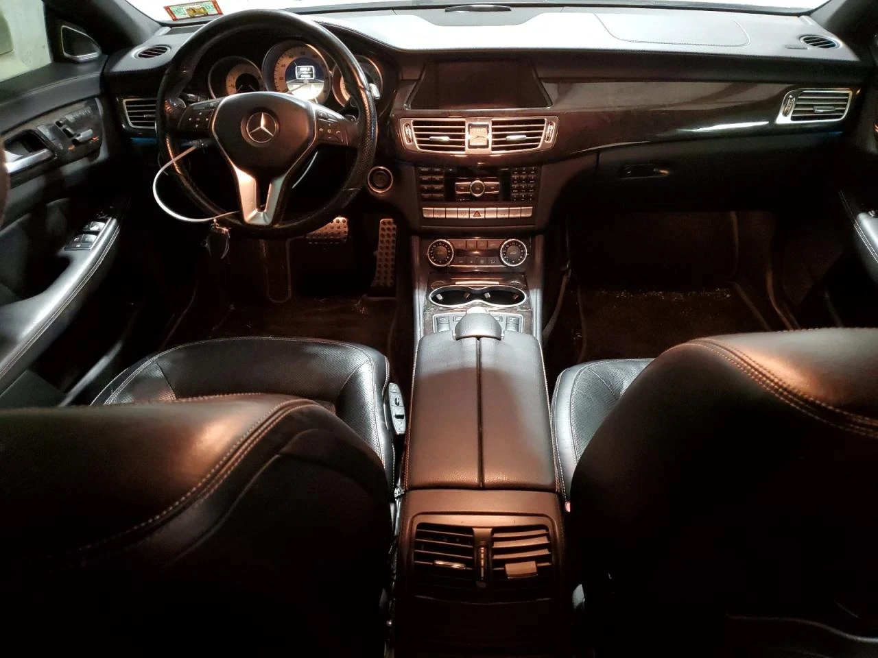 Mercedes-Benz CLS 500  - изображение 7