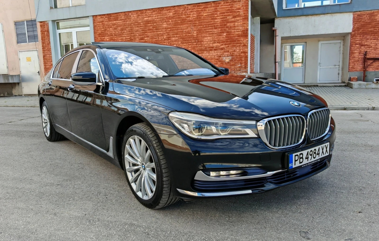 BMW 740 LD* XDrive* 4xTV* Laser* B&W* CarbonCore* ЛИЗИНГ - изображение 2