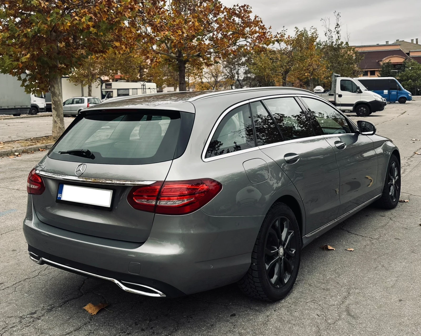 Mercedes-Benz C 220 Регистриран!Обслужен!Всичко платено!Реални км! - изображение 4