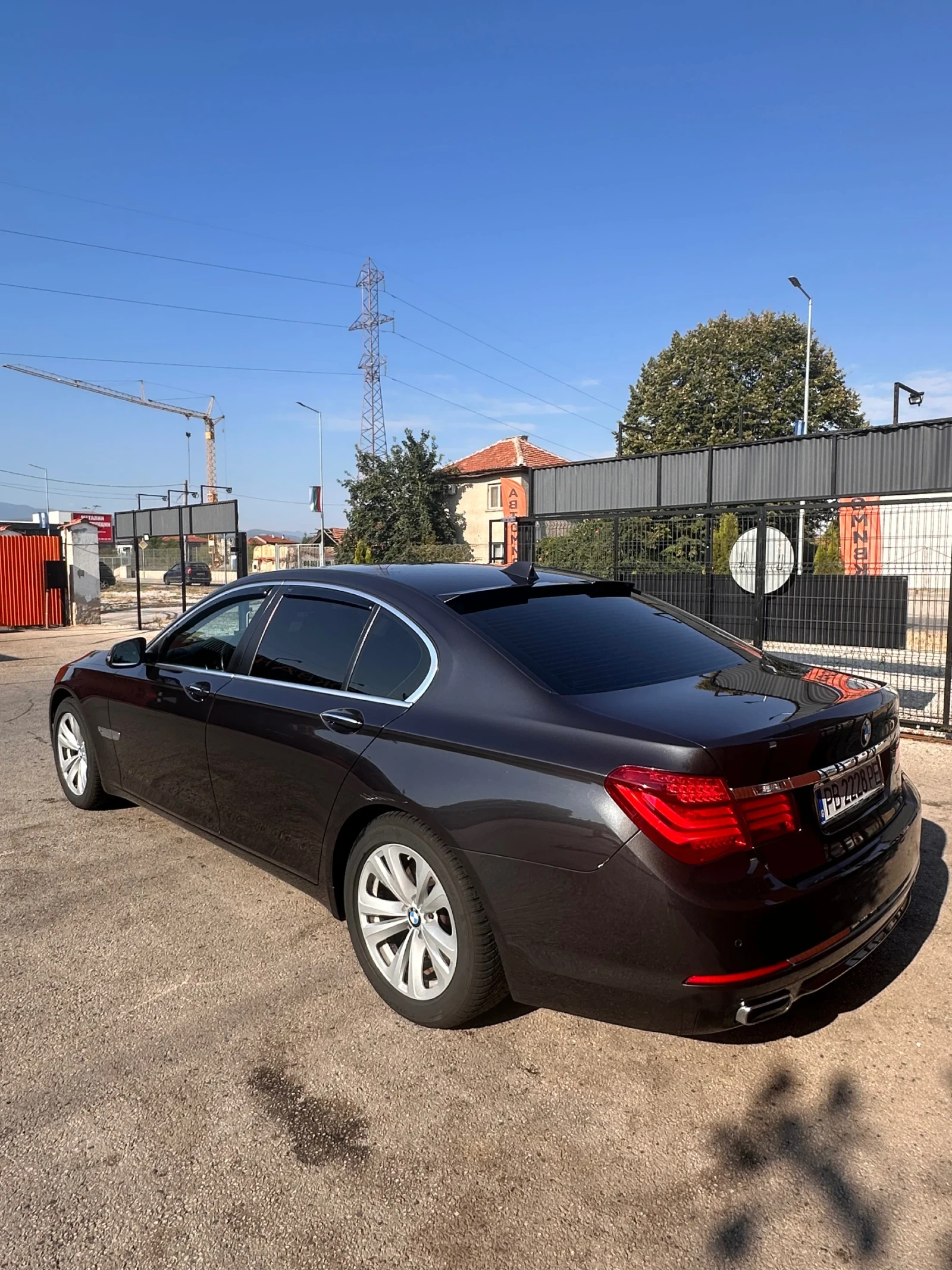 BMW 740 BMW F01 Long 313к.с - изображение 2