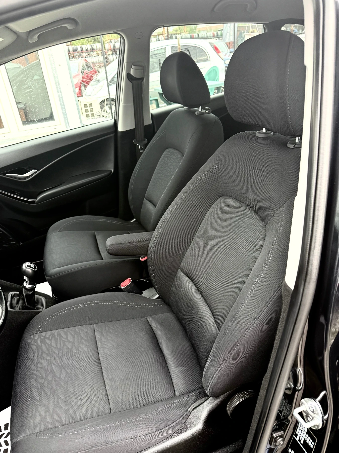 Hyundai Ix20 1.6i  5 | Mobile.bg   12