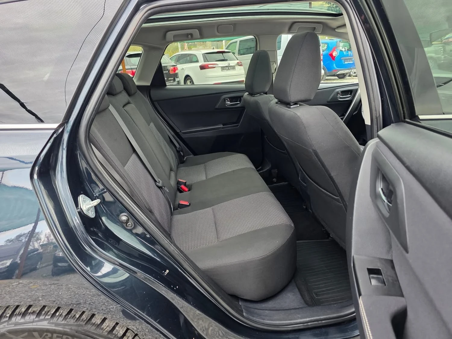 Toyota Auris 1.4 D4D 90 К.С./ ПАНОРАМА / НАВИ / КАМЕРА / 2013г. - изображение 6