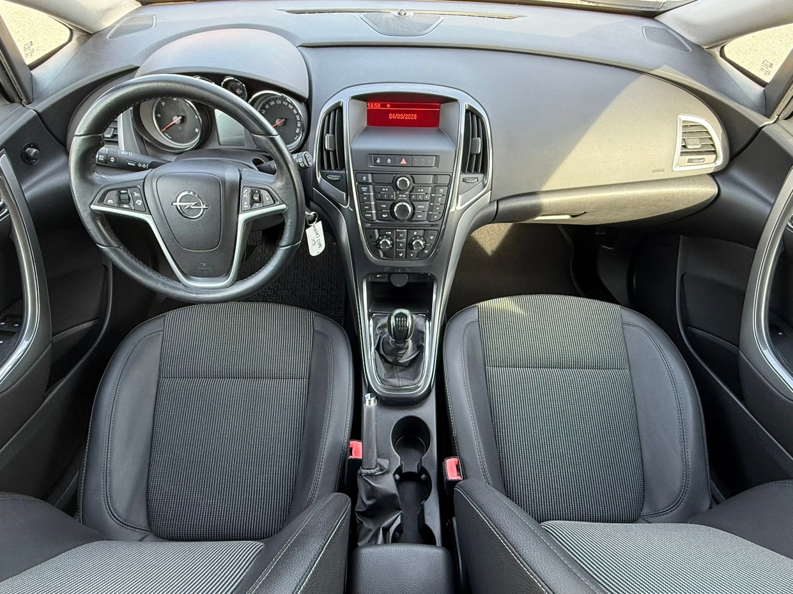 Opel Astra 1.7d FACE 6ск. 131к.с. COSMO !! ТОП СЪСТОЯНИЕ!, снимка 11 - Автомобили и джипове - 53708651