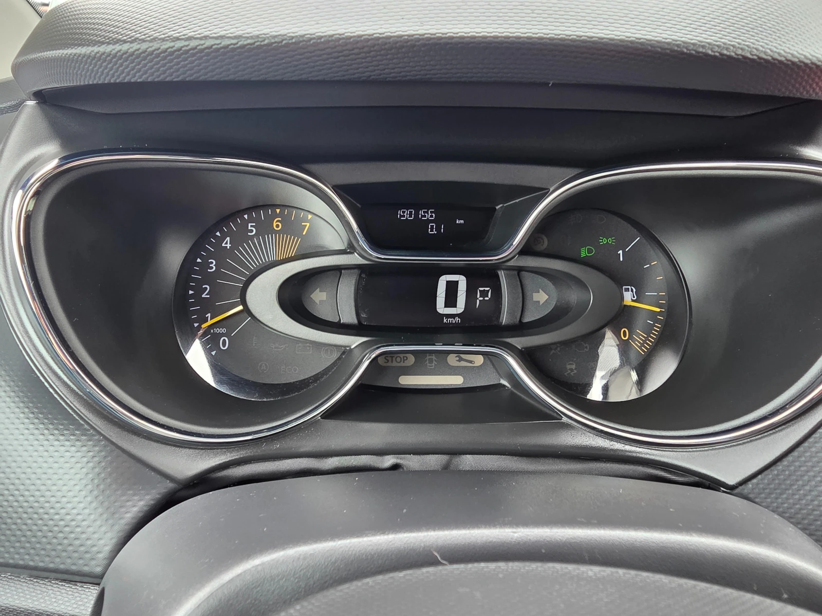 Renault Captur HELLY HANSEN 1.2 i-120к.с АВТОМАТИК-ШВЕЙЦАРИЯ, снимка 9 - Автомобили и джипове - 54220921