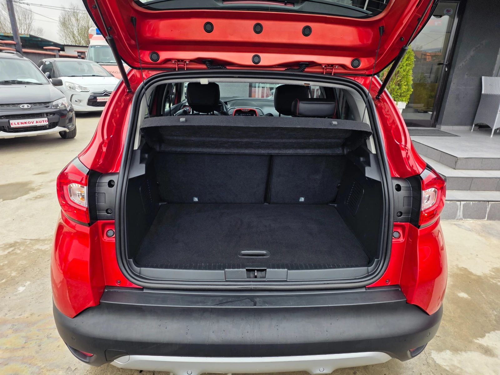 Renault Captur HELLY HANSEN 1.2 i-120к.с АВТОМАТИК-ШВЕЙЦАРИЯ, снимка 15 - Автомобили и джипове - 54220921