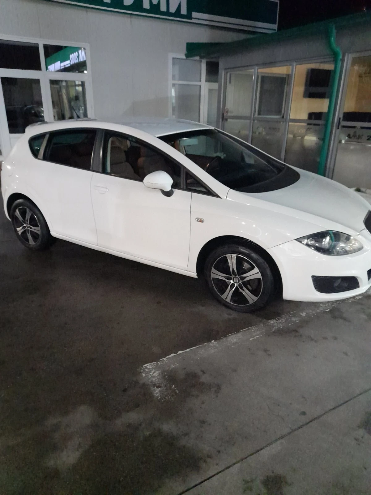 Seat Leon, снимка 10 - Автомобили и джипове - 54221687