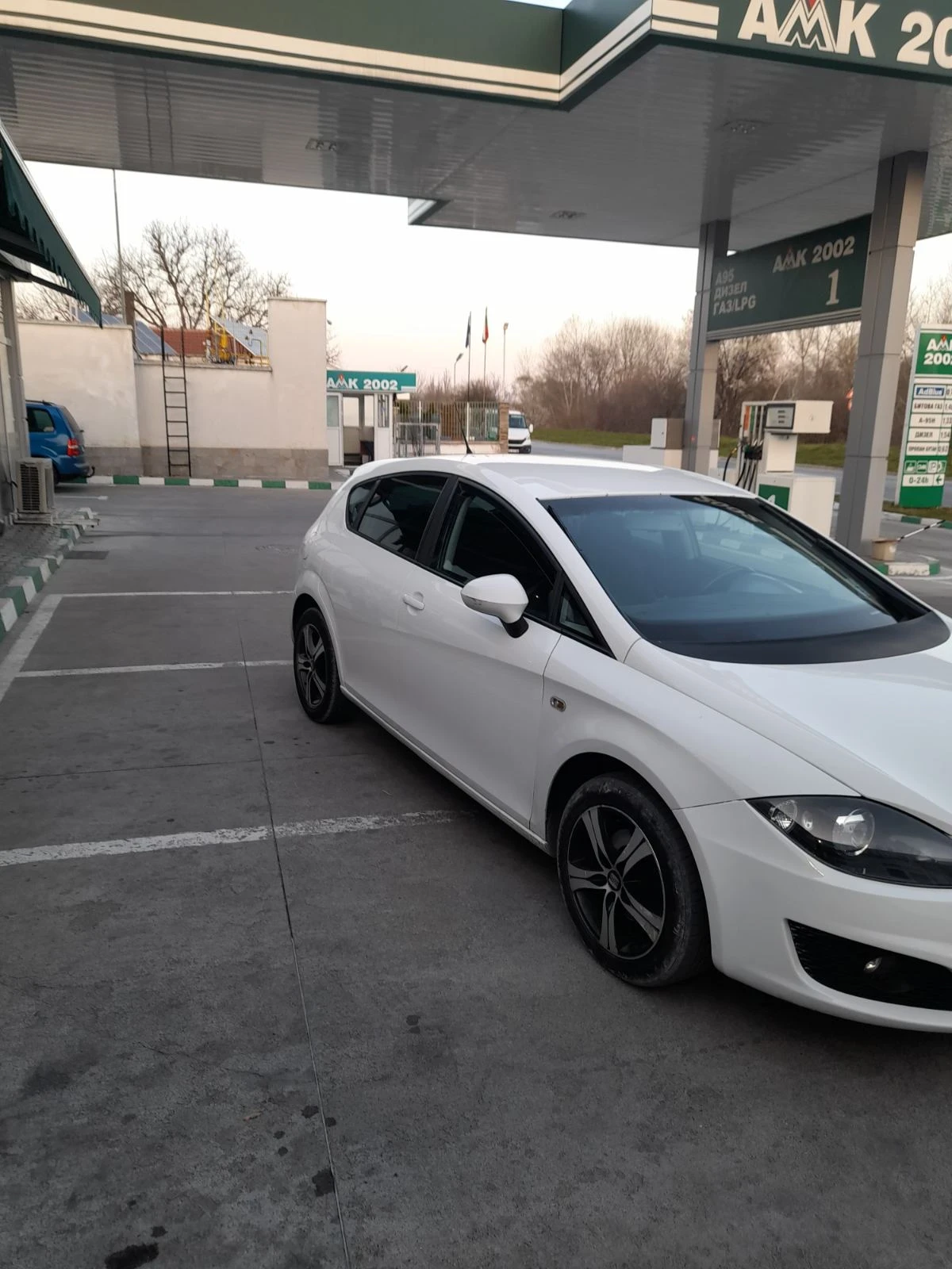 Seat Leon, снимка 3 - Автомобили и джипове - 54221687