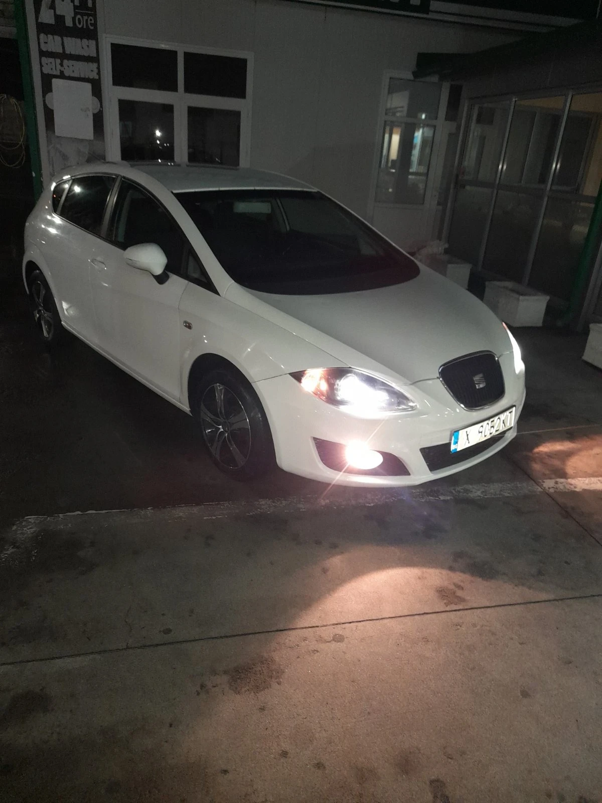 Seat Leon, снимка 12 - Автомобили и джипове - 54221687