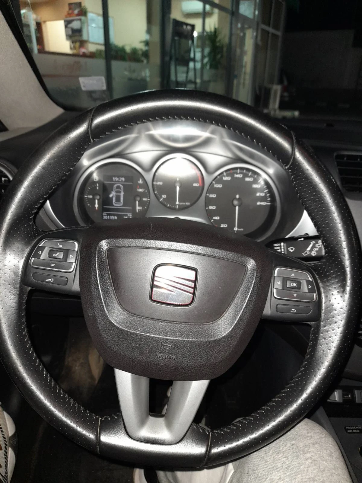 Seat Leon, снимка 5 - Автомобили и джипове - 54221687