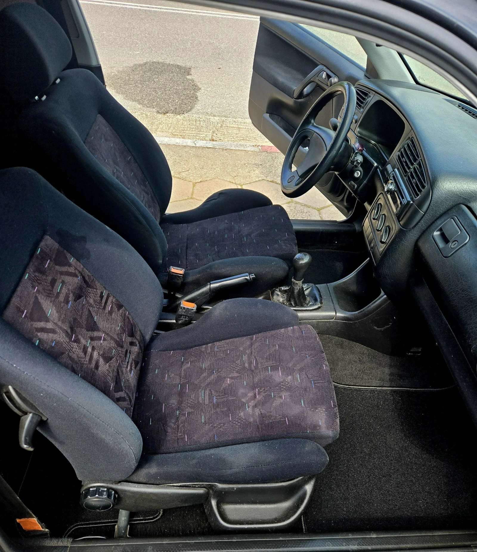 VW Golf 2.0 гти, снимка 13 - Автомобили и джипове - 54457644