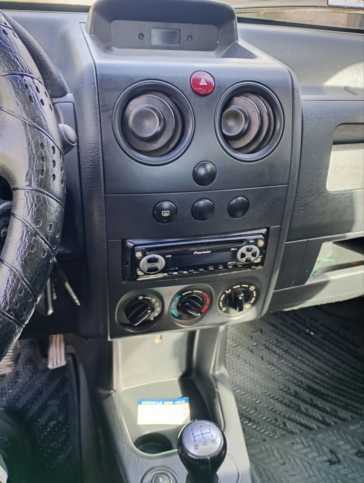 Citroen Berlingo 1.4i ГАЗ, снимка 8 - Автомобили и джипове - 54567661