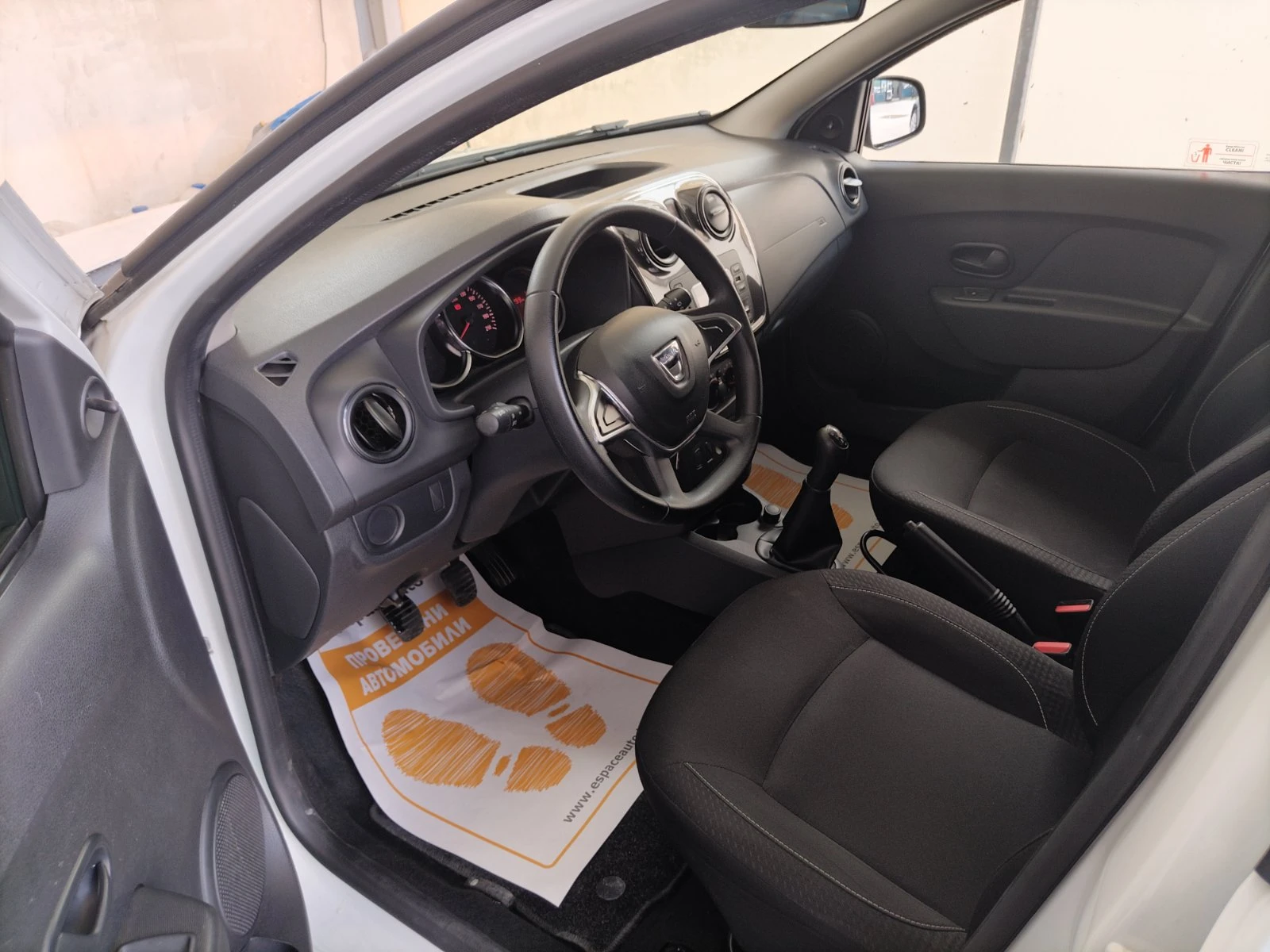 Dacia Logan 1.5 dCi/75к.с/MCV, снимка 12 - Автомобили и джипове - 54602305