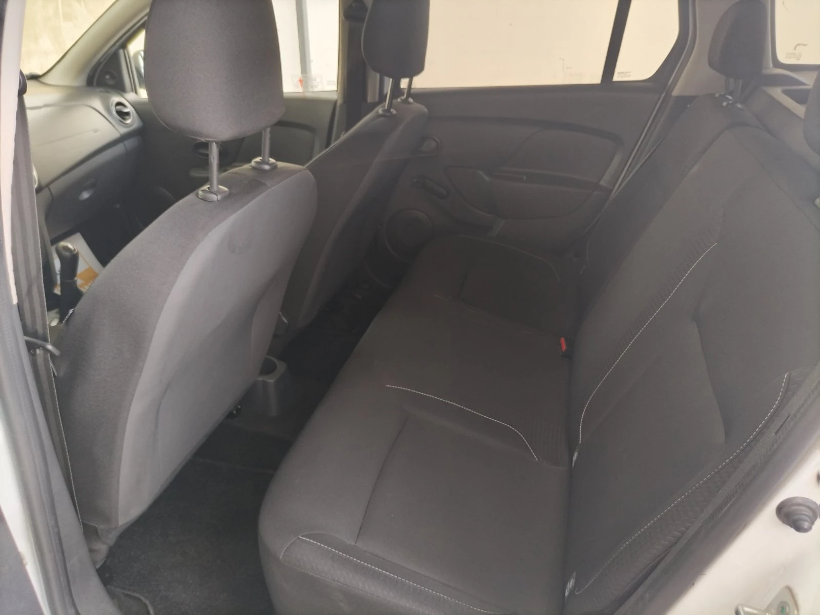 Dacia Logan 1.5 dCi/75к.с/MCV, снимка 15 - Автомобили и джипове - 54602305
