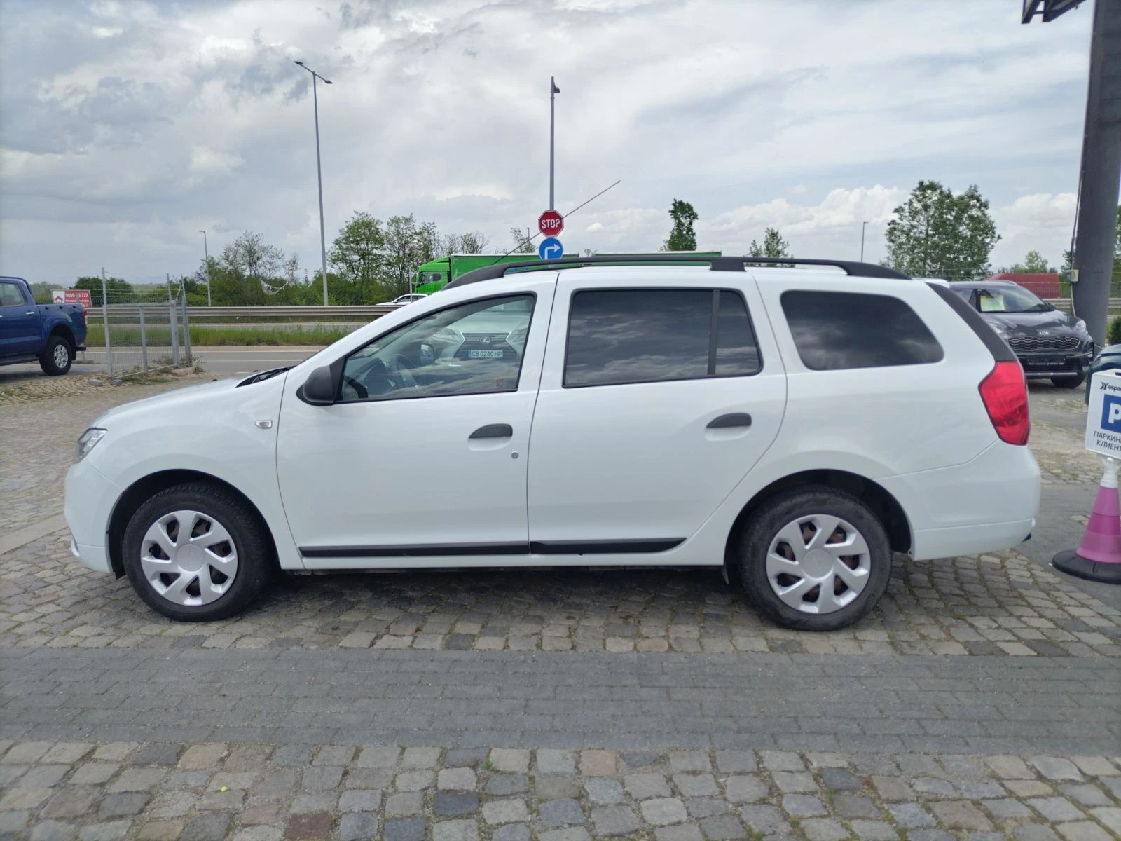 Dacia Logan 1.5 dCi/75к.с/MCV, снимка 7 - Автомобили и джипове - 54602305
