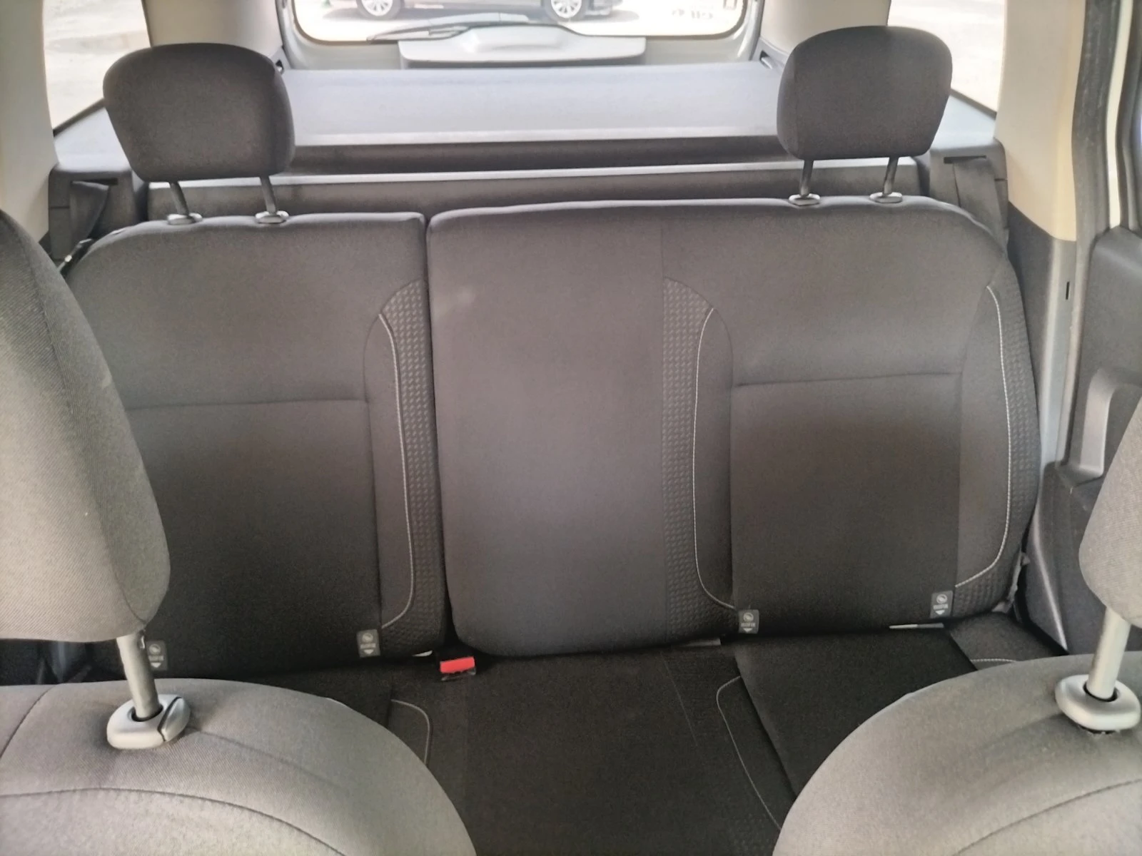 Dacia Logan 1.5 dCi/75к.с/MCV, снимка 17 - Автомобили и джипове - 54602305