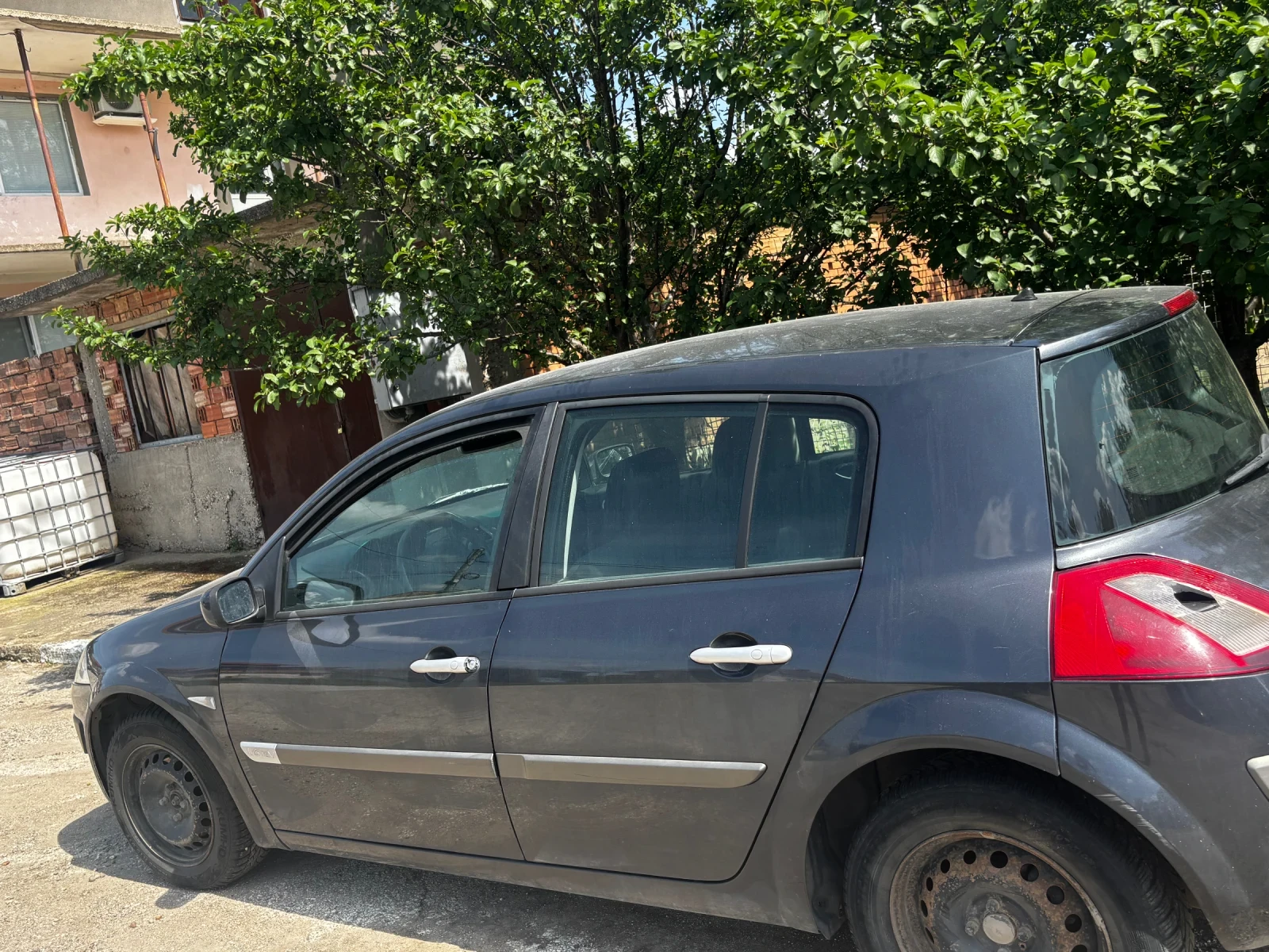 Renault Megane 1.6, снимка 3 - Автомобили и джипове - 54669315