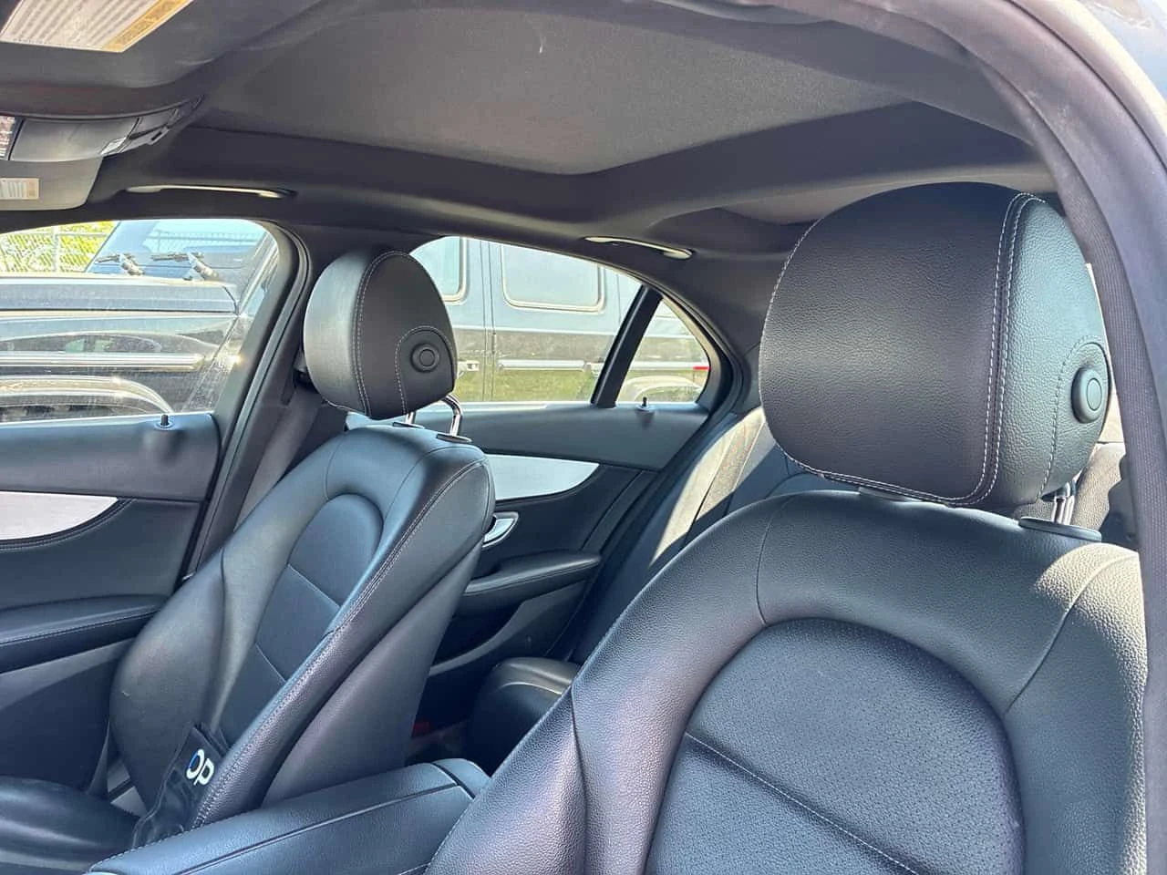 Mercedes-Benz C 400 * CARFAX * PANO * ПОДГРЕВИ * ПАМЕТ, снимка 11 - Автомобили и джипове - 54716542