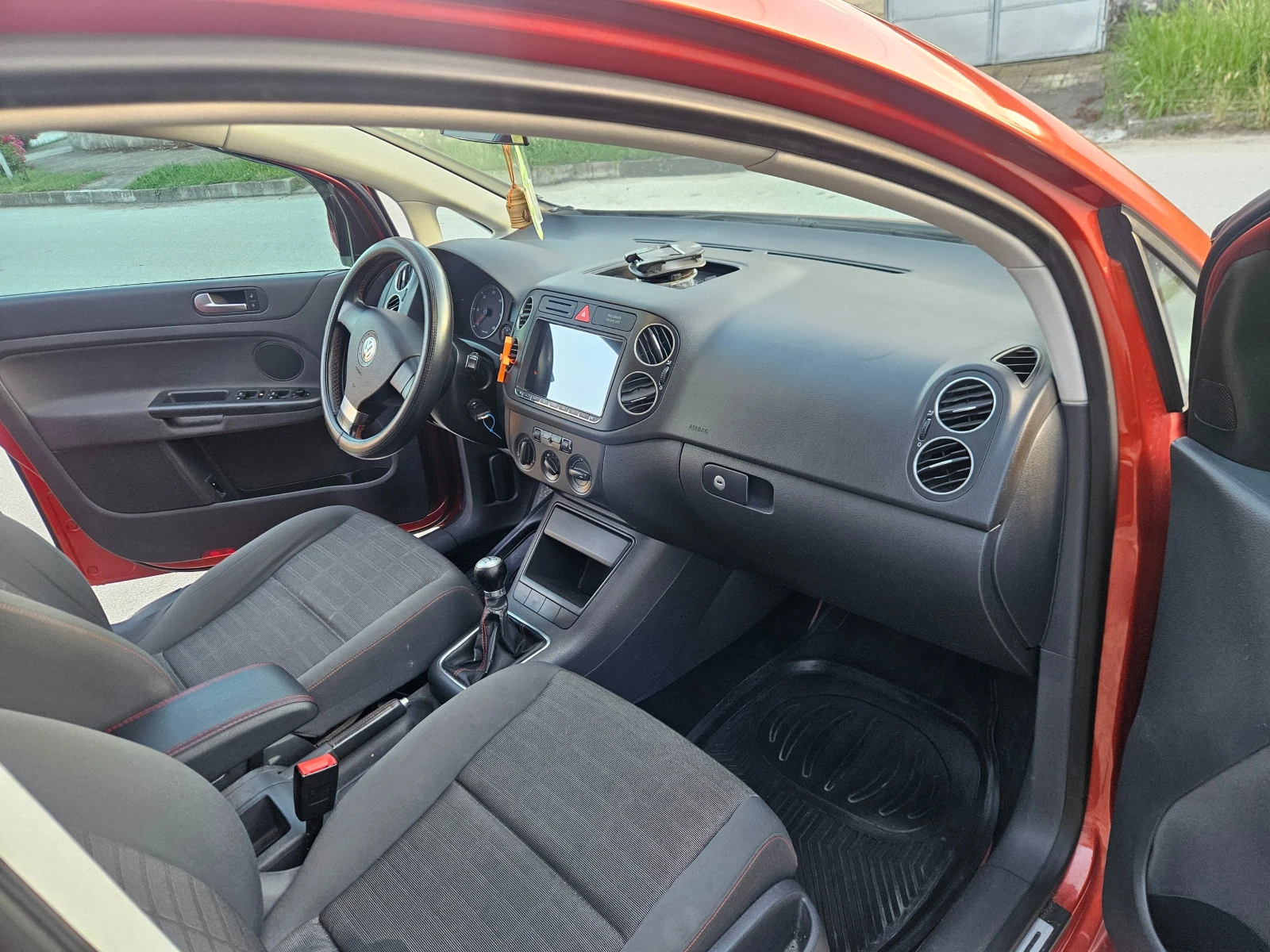 VW Golf Plus 1.9 TDI klina, снимка 10 - Автомобили и джипове - 54722815