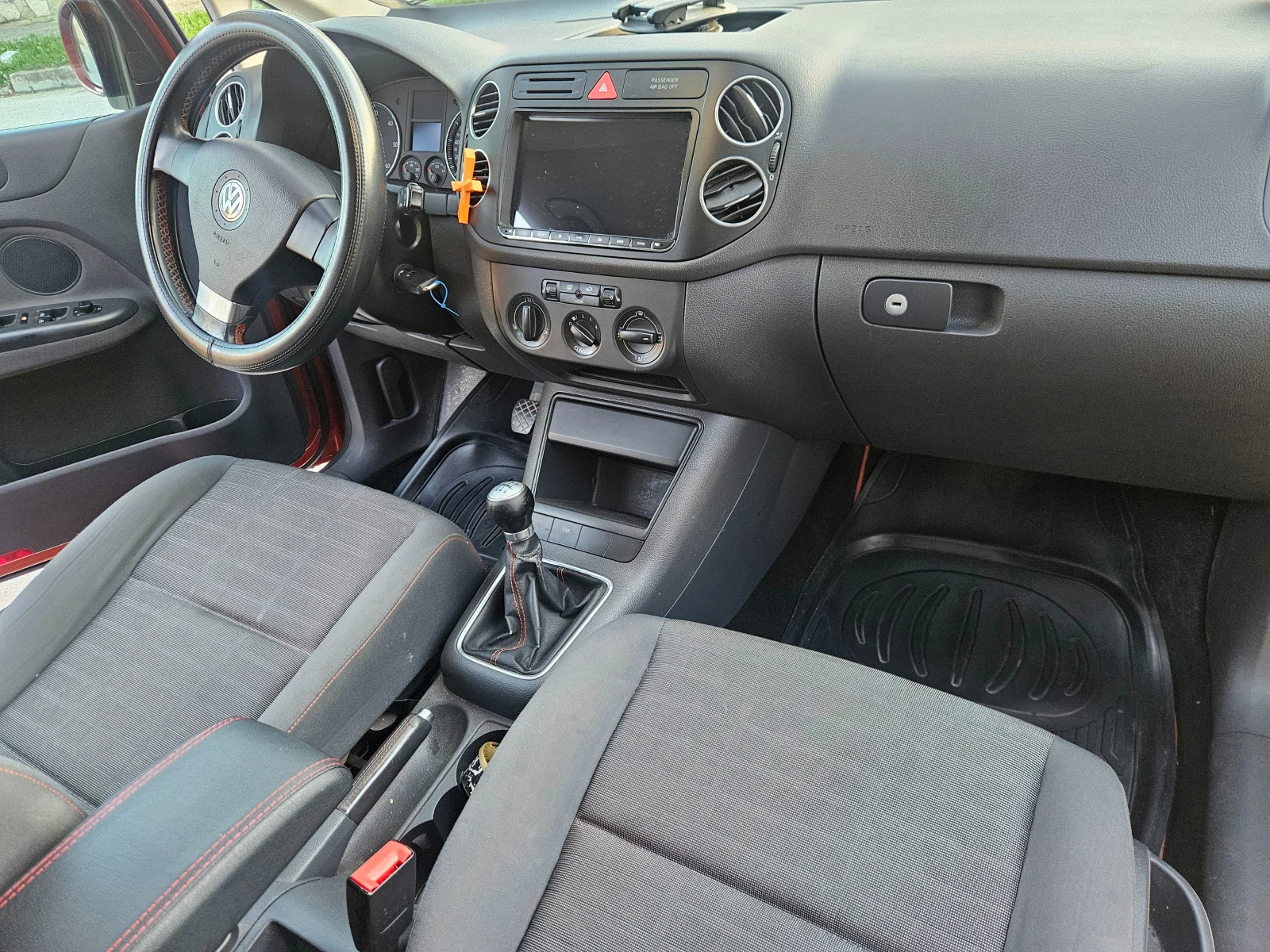 VW Golf Plus 1.9 TDI klina, снимка 16 - Автомобили и джипове - 54722815