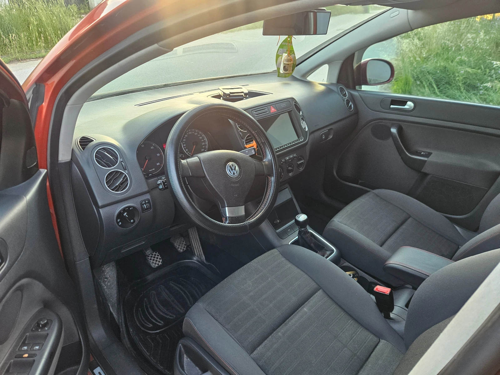 VW Golf Plus 1.9 TDI klina, снимка 13 - Автомобили и джипове - 54722815