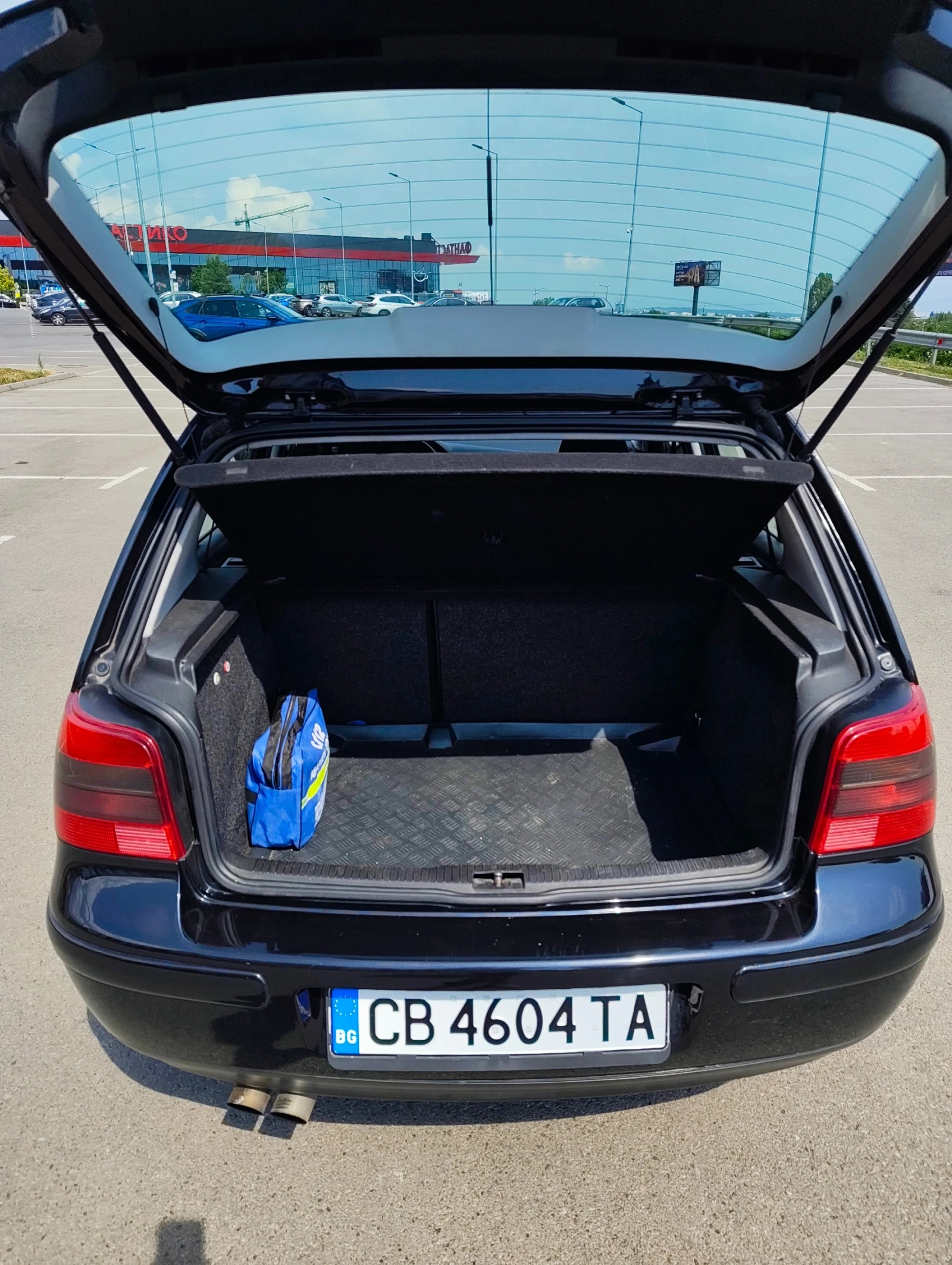 VW Golf 1.8T 260HP, снимка 8 - Автомобили и джипове - 55128592