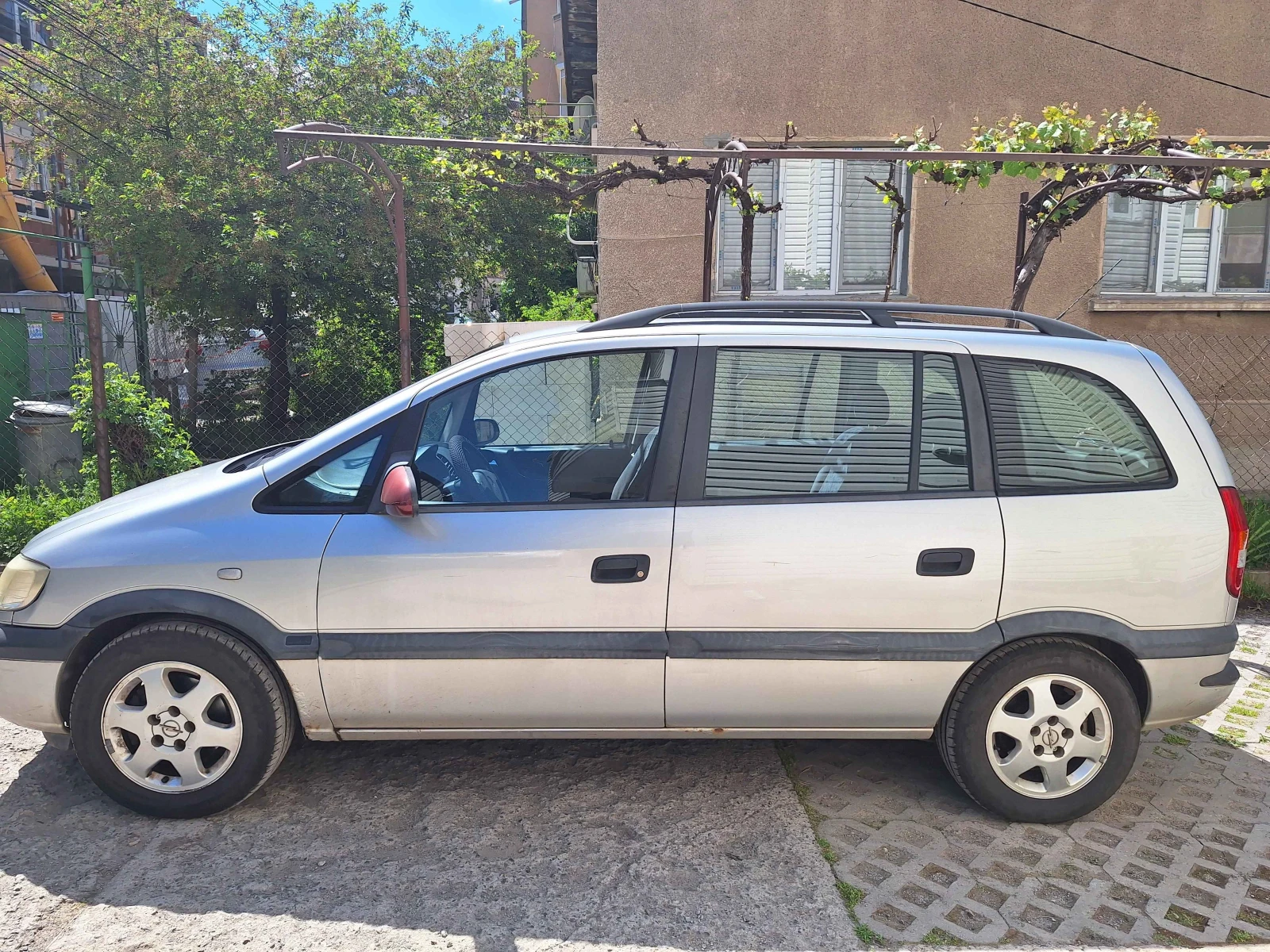 Opel Zafira, снимка 2 - Автомобили и джипове - 55225618