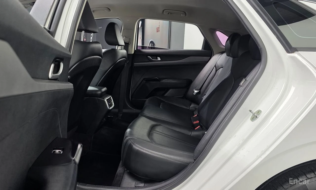 Kia K5 * ФИКСИРАНА ЦЕНА ДО БЪЛГАРИЯ * АВТОКРЕДИТ, снимка 13 - Автомобили и джипове - 55398613