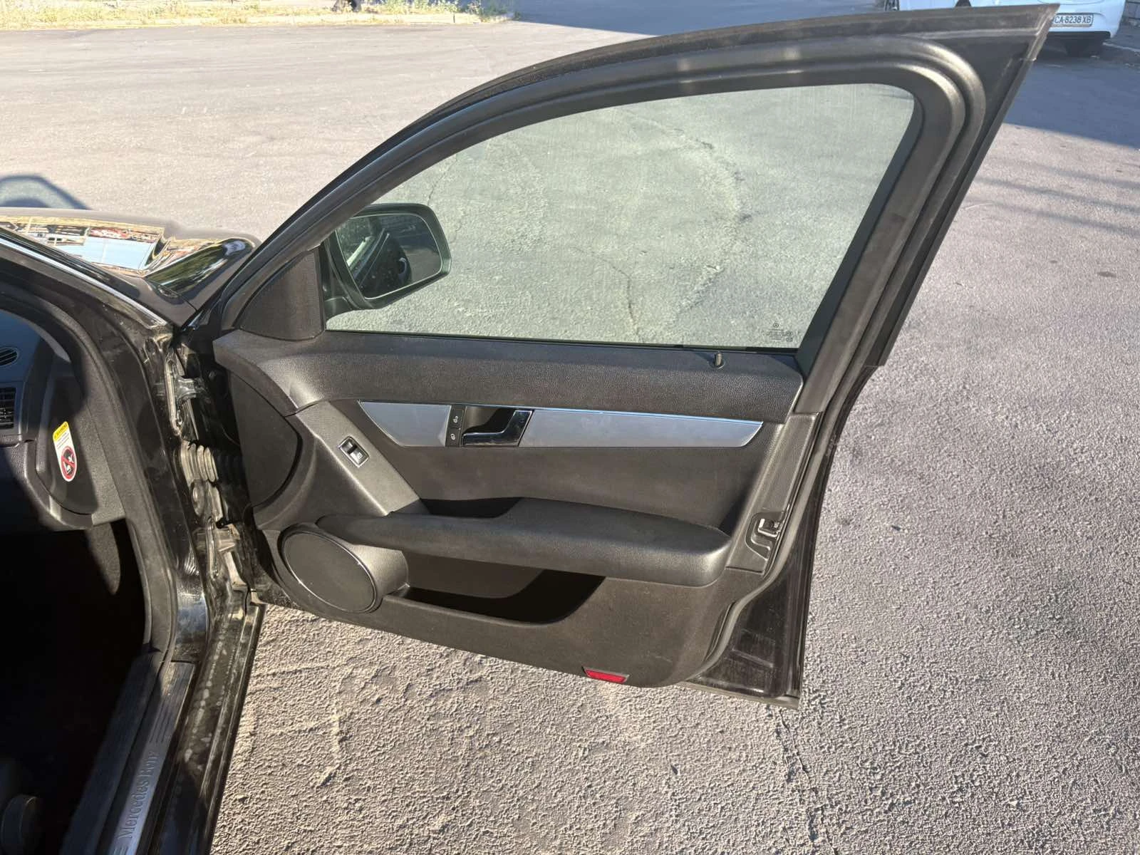 Mercedes-Benz C 200, снимка 15 - Автомобили и джипове - 55711414