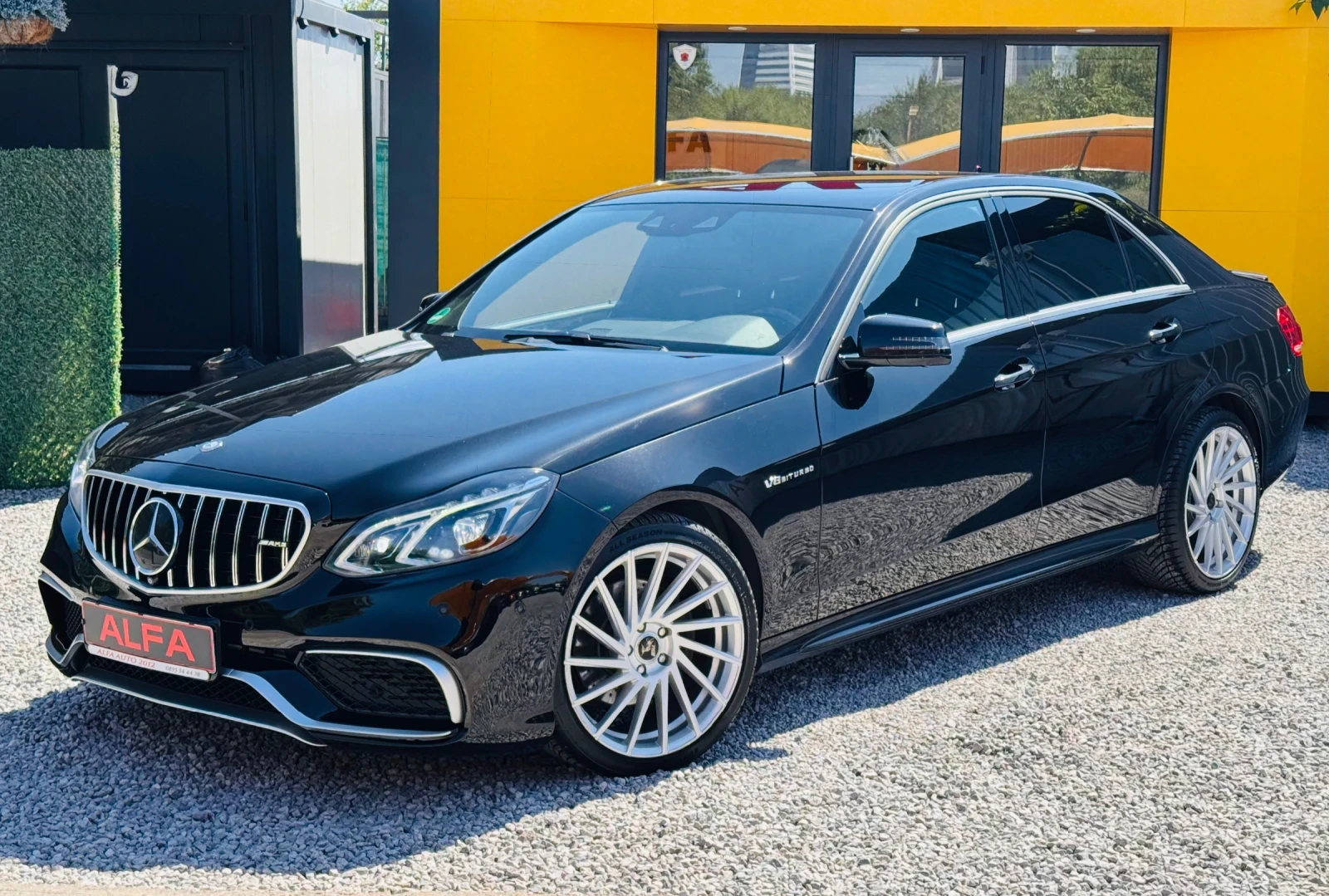 Mercedes-Benz E 220 d/6.3 AMG/V8 TUNING/4x4/ПОРЪЧКОВ/ТОП ВИЗИЯ/УНИКАТ/, снимка 2 - Автомобили и джипове - 55740343