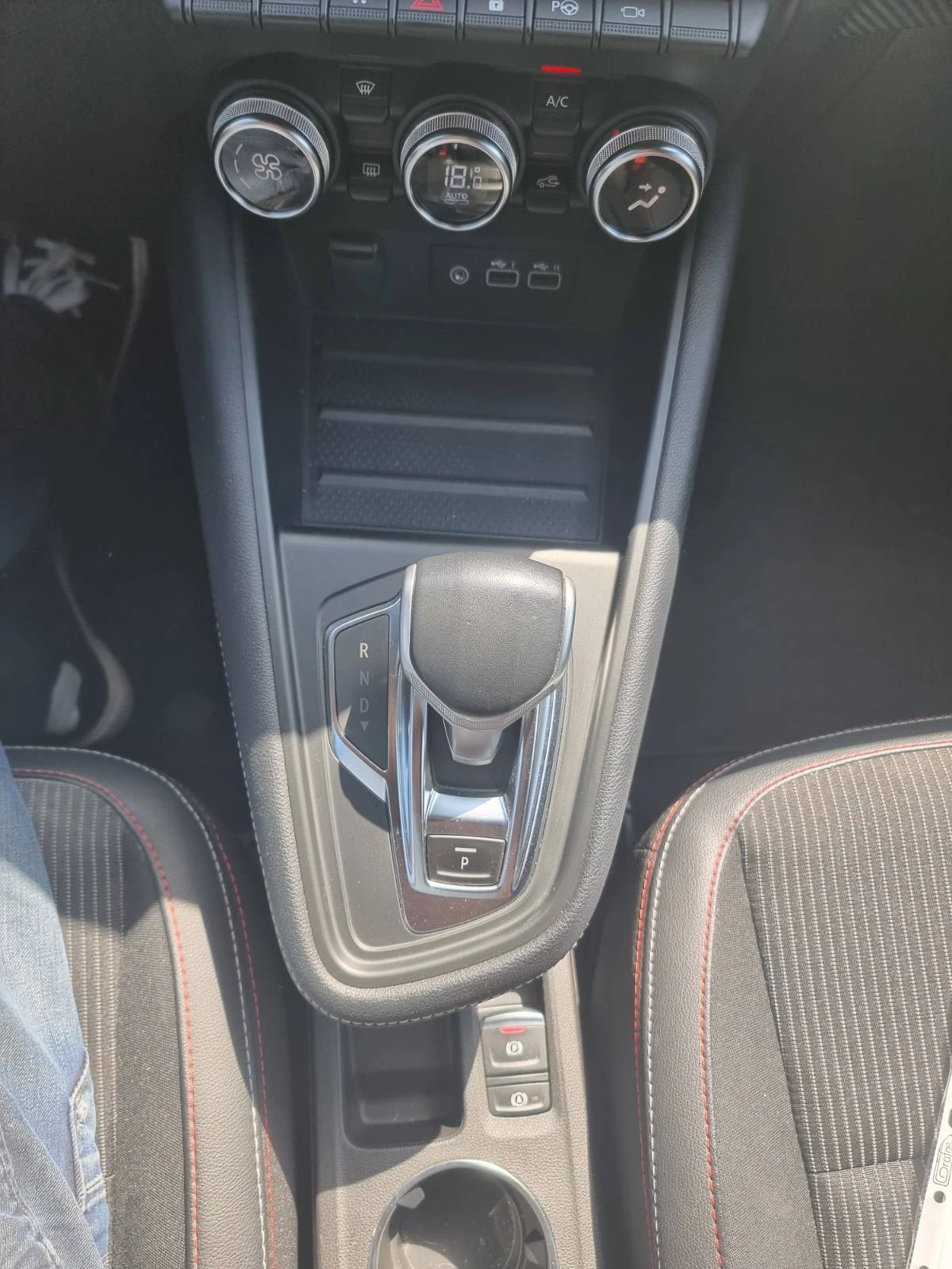 Renault Captur R.S. Line TCe бензин 160 EDC7, снимка 11 - Автомобили и джипове - 55899975