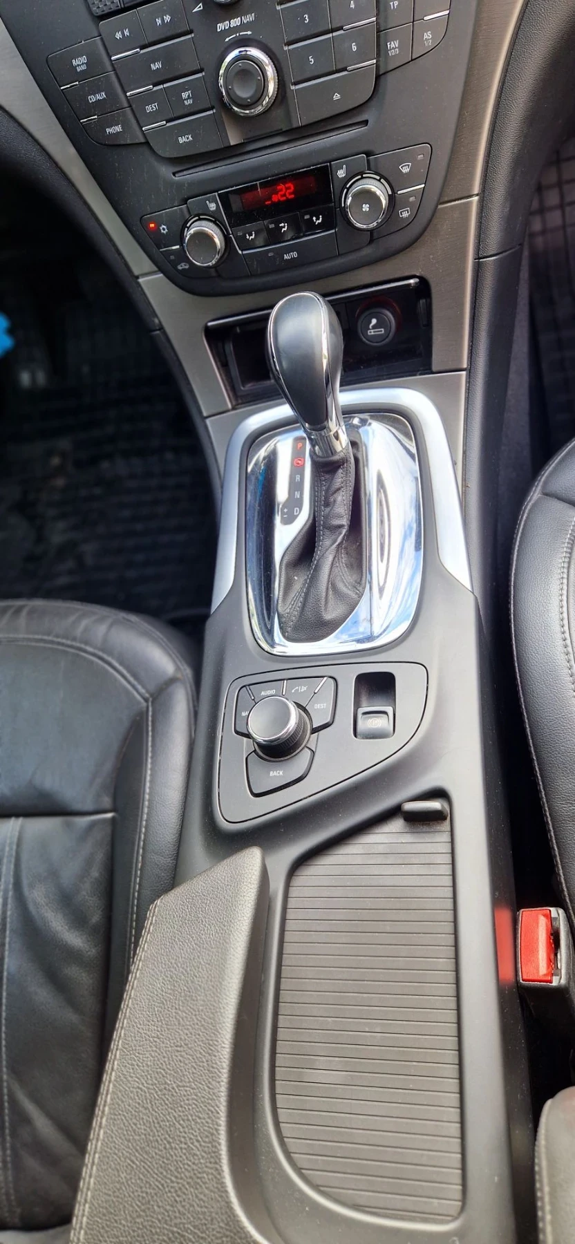 Opel Insignia 2.0 Бензин, снимка 8 - Автомобили и джипове - 56679841