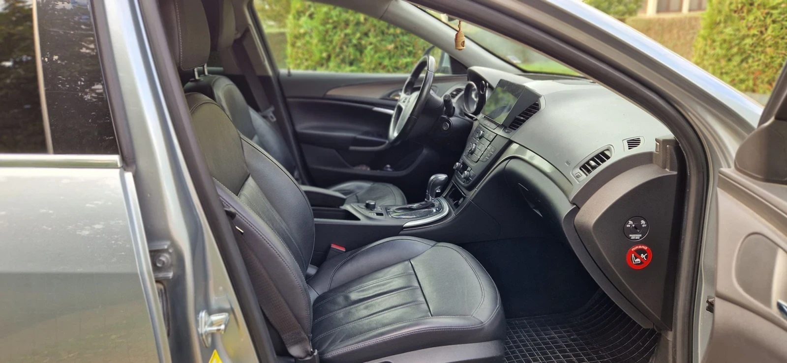 Opel Insignia 2.0 Бензин, снимка 15 - Автомобили и джипове - 56679841