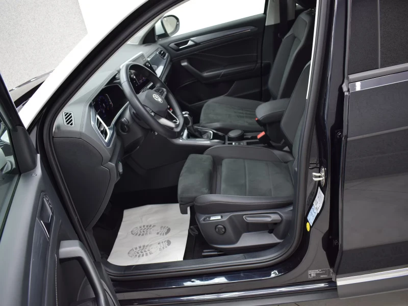 VW T-Roc 2.0TDI/STYLE/150HP/DSG/ACC/LED/NAVI/CAM/DIGI/641f, снимка 7 - Автомобили и джипове - 51456264