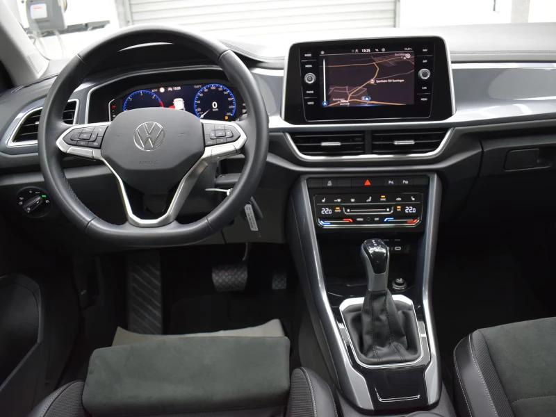 VW T-Roc 2.0TDI/STYLE/150HP/DSG/ACC/LED/NAVI/CAM/DIGI/641f, снимка 8 - Автомобили и джипове - 51456264