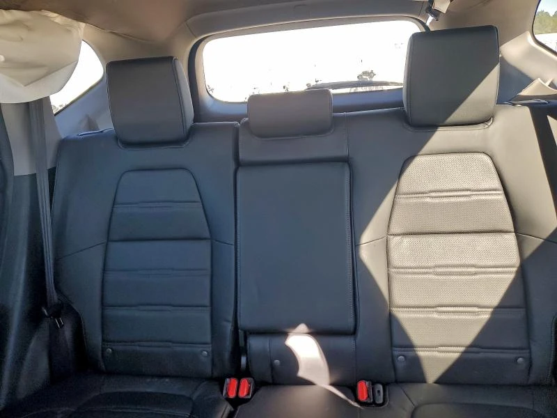 Honda Cr-v 1.5L 4 Front-wheel Drive, снимка 3 - Автомобили и джипове - 53638846