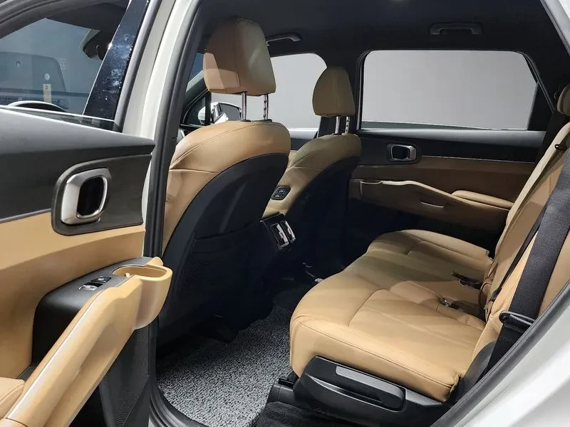 Kia Sorento 2.2L TurboDiesel CRDi, снимка 11 - Автомобили и джипове - 54918953