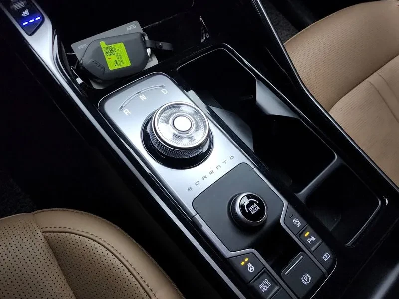 Kia Sorento 2.2L TurboDiesel CRDi, снимка 8 - Автомобили и джипове - 54918953
