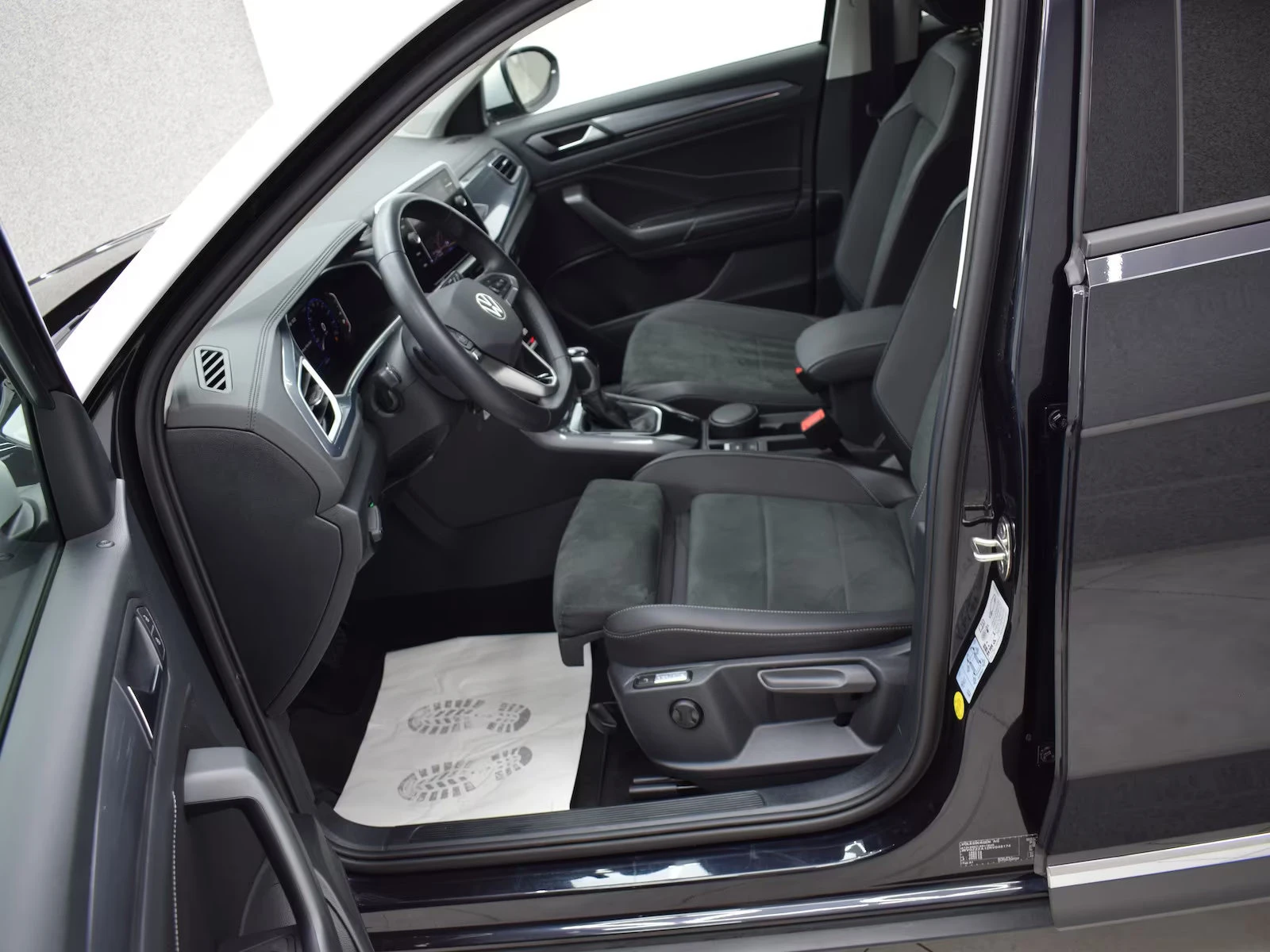 VW T-Roc 2.0TDI/STYLE/150HP/DSG/ACC/LED/NAVI/CAM/DIGI/641f - изображение 7