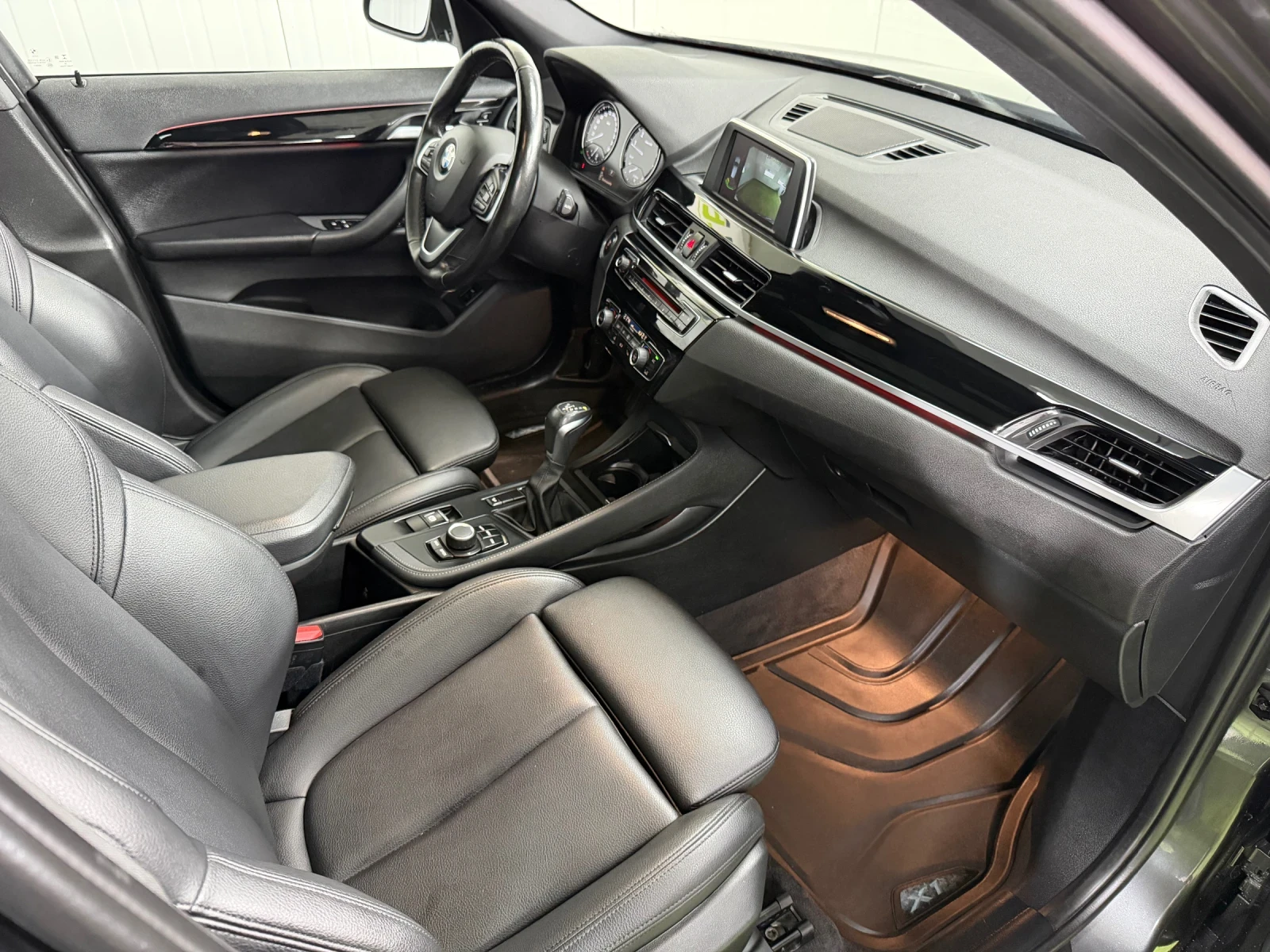 BMW X1 xDrive28i, снимка 12 - Автомобили и джипове - 54083046