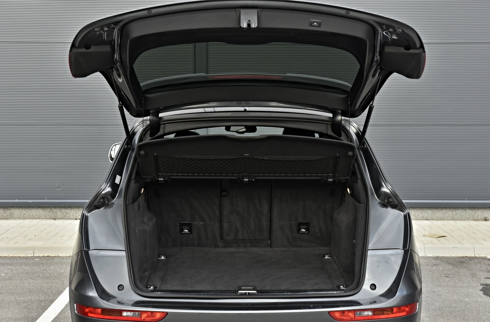 Audi SQ5 3.0V6T/COMPETITION/KEYLESS/PANO/DISTRONIC/GALA/, снимка 17 - Автомобили и джипове - 54239742